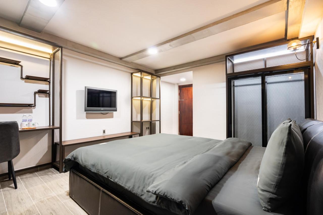 G9 Homestay - De Tham Хошимін Екстер'єр фото